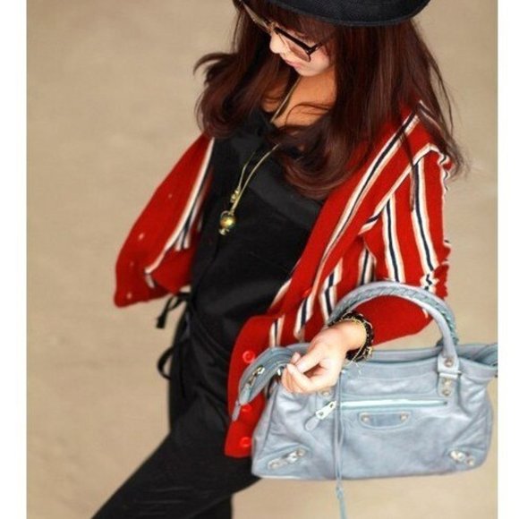 Globe Travel Golden Brass Necklace with little binoculars - Picture 7 of 8